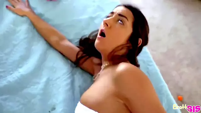 Tetonas Anal, Colgada Por Las Tetas, Pornostar Tetonas, Joven Dotado, Mamas Pornostar, Morena Con Pene Grande