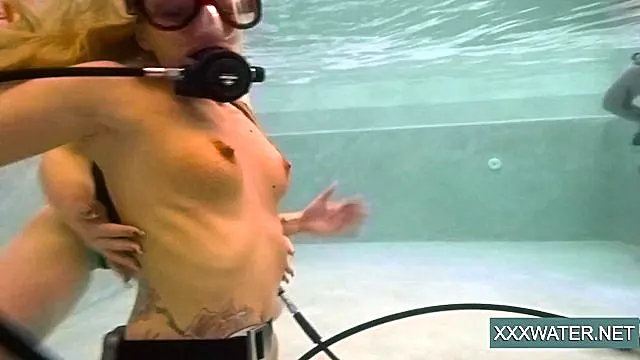 Underwater Show featuring Minnie Manga's hot video