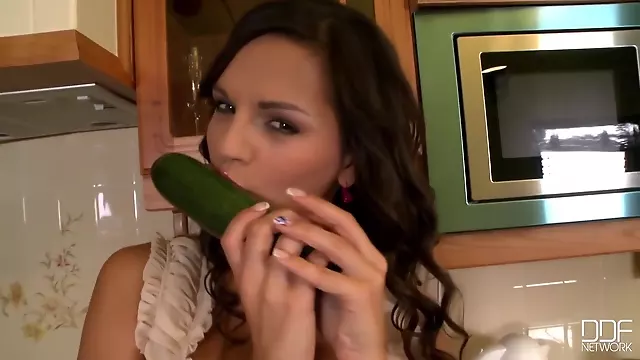 Eve Angel In Veggie Day Masturbation