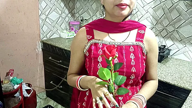 Indian bhabhi teaches how to celebrate Valentine's Day with devar ji in a steamy hardcore session