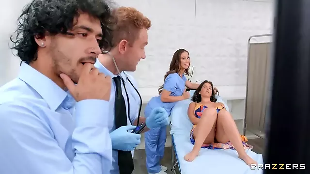 Grosse Natürliche Titten Beim Arzt, Pornostar Großer Busen, Doctor Titten, Vollbusige Geile