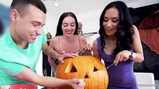 Stepmom's Head Stucked In Halloween Pumpkin, Stepson Helps With His Big Dick! - Tia Cyrus, Johnny