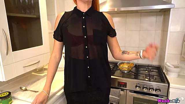 Auburn Fox - Kitchen Wank - Sexy Videos - WankitNow