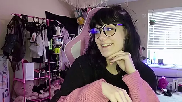 Live cam, nerdy girl glasses