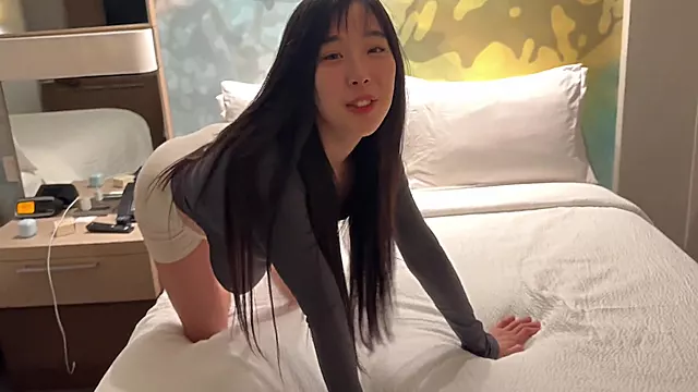 Cute Asian Girl At Gym Tricks Guy Into Nutting During No Nut November